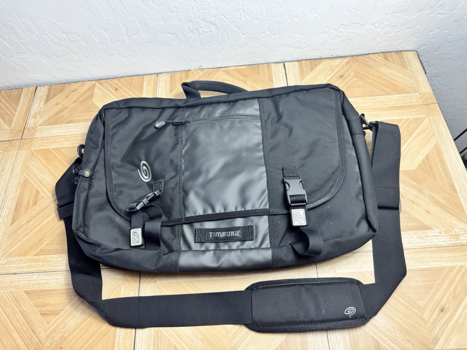 Timbuk2 Breakout 3-in-1 Backpack Laptop Messenger Bag Black Gray Shoulder Strap