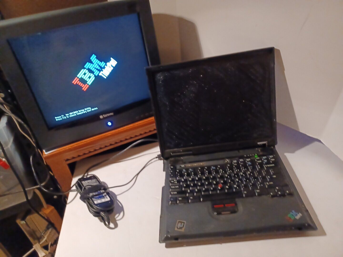 IBM ThinkPad A22m Intel Pentium 3 800 MHz 128mb RAM Vintage Laptop 2628