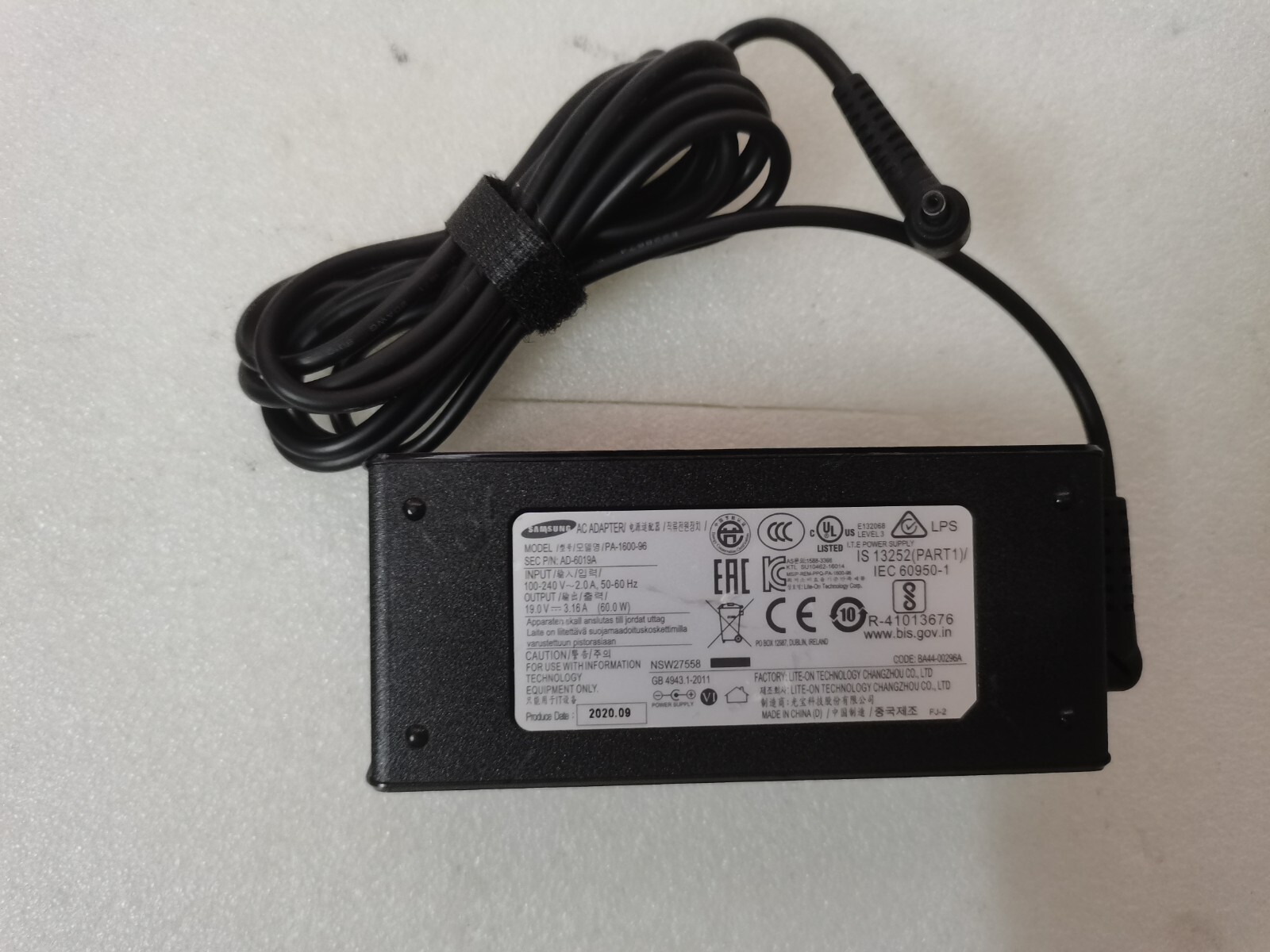 Original 19V 3.16A PA-1600-96 AD-6019A For Samsung NP930XCJ-K01US NP950XCJ-K03CA