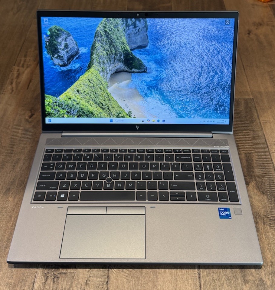 HP ZBook Firefly 15 G8 - i7-1185G7 @ 3.0Ghz - 16gb RAM- 512GB - Cycle 45