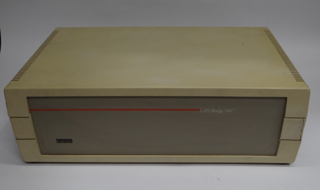 DEC DIGITAL VINTAGE DEBAM-AA Lan Bridge 200 *Powers ON*