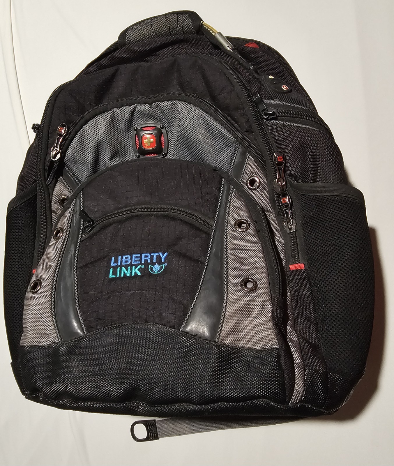 Wenger "The Synergy" Padded Backpack Black Grey Swiss Gear Business Bag Laptop