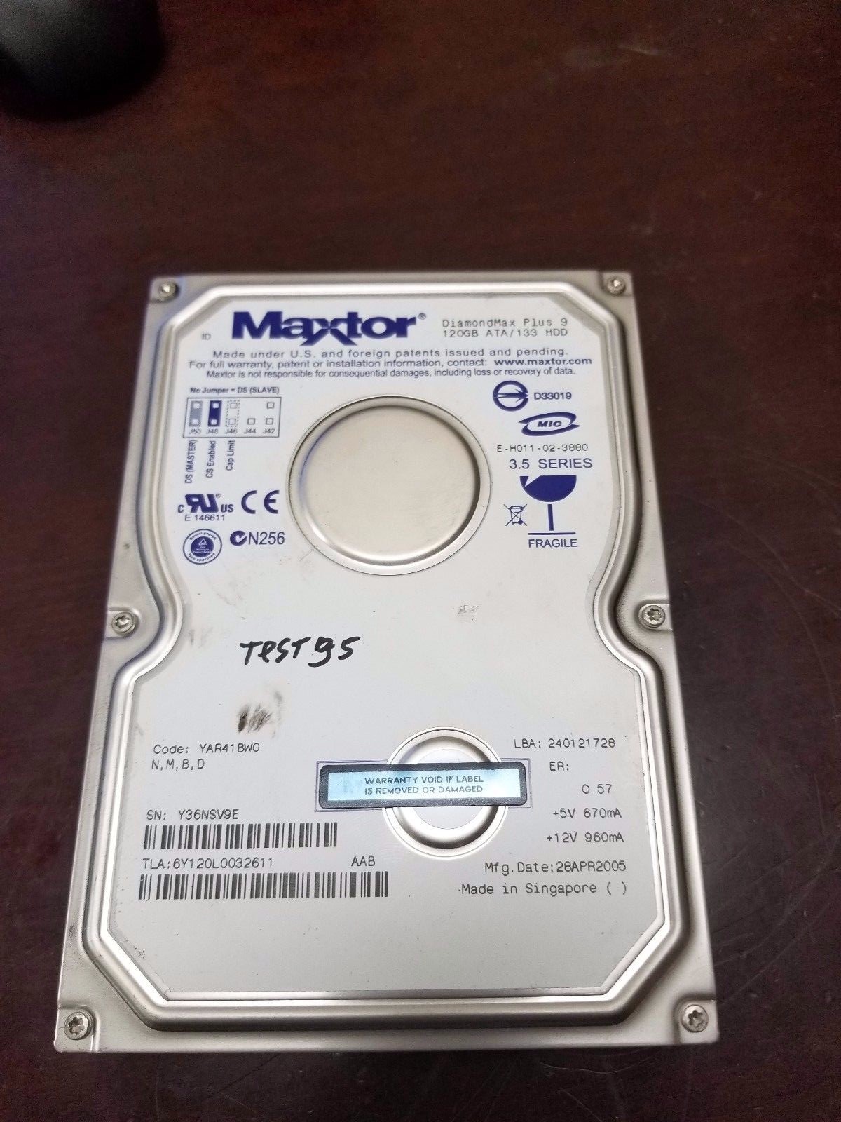 Maxtor DiamondMax Plus 9 120GB ATA/133 IDE Hard Drive YAR41BW0 N M B D