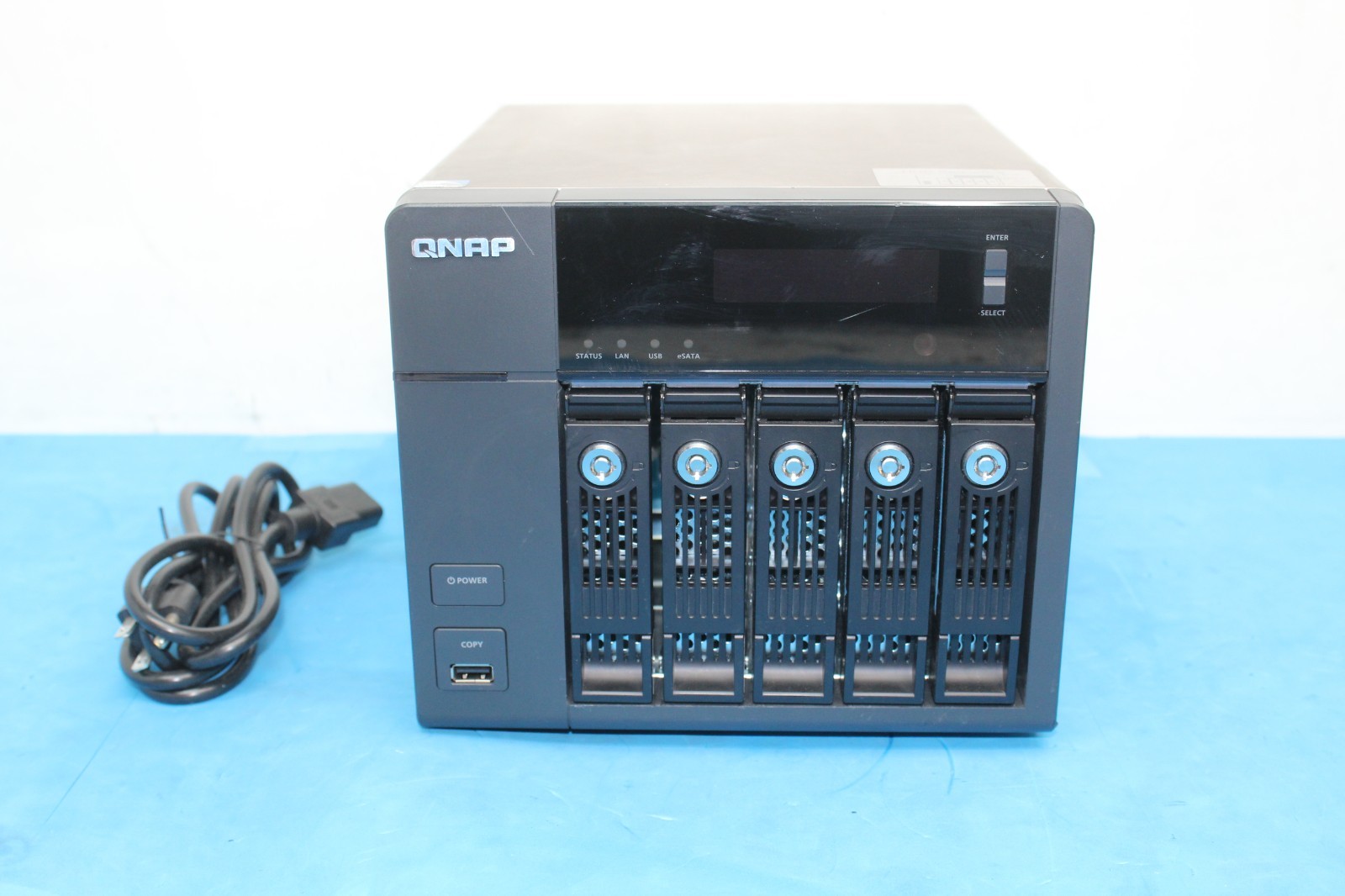 QNAP TS-569 PRO Atom 2.13GHz 1GB DDR 5x Bay 3.5'' Nas Server w/ 1 x6TB HDD T9-A3