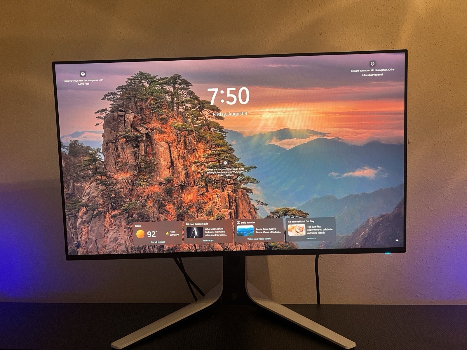 Alienware AW2723DF 27" QHD 240Hz 1ms G-Sync Gaming Monitor – Lunar Light