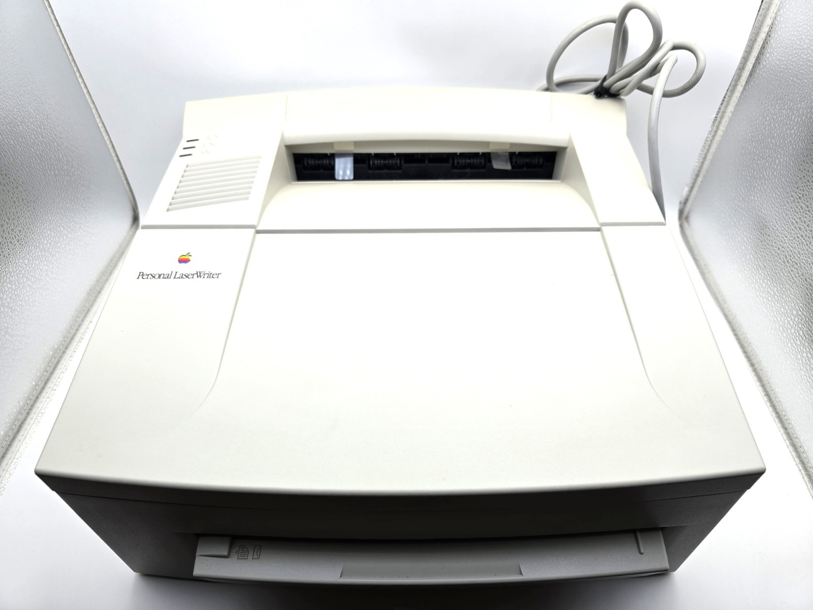 Apple Personal LaserWriter 300 M2009 Vintage Laser Printer Powers On Untested 93