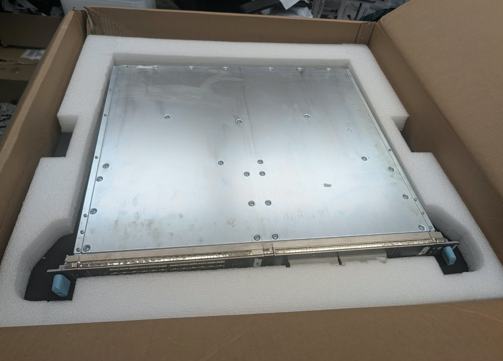 Juniper FPC-PTX-P1-A Network Switch 1X P1-PTX 2-100GE-CFP 1X P1-PTX 24-10GE-SFPP
