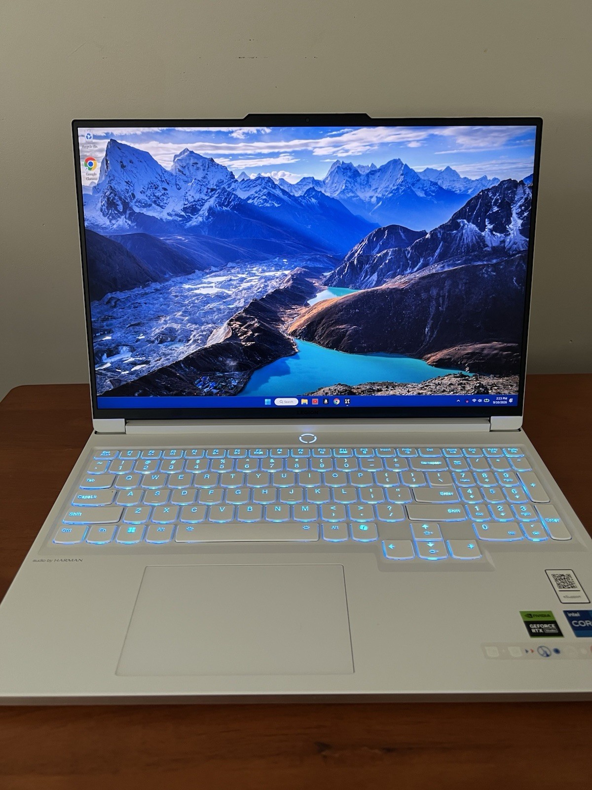 Lenovo Legion 7i 16" 2.5K LCD - 1 TB SSD - GeForce RTX 4060 8GB - 32GB Memory