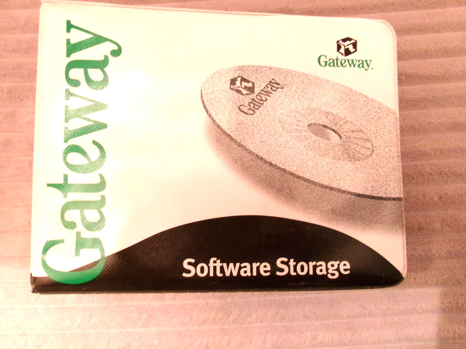 Vintage 1990s Gateway Software Stotage CD &DVD 2 Ring Binder Vintage 1990s 