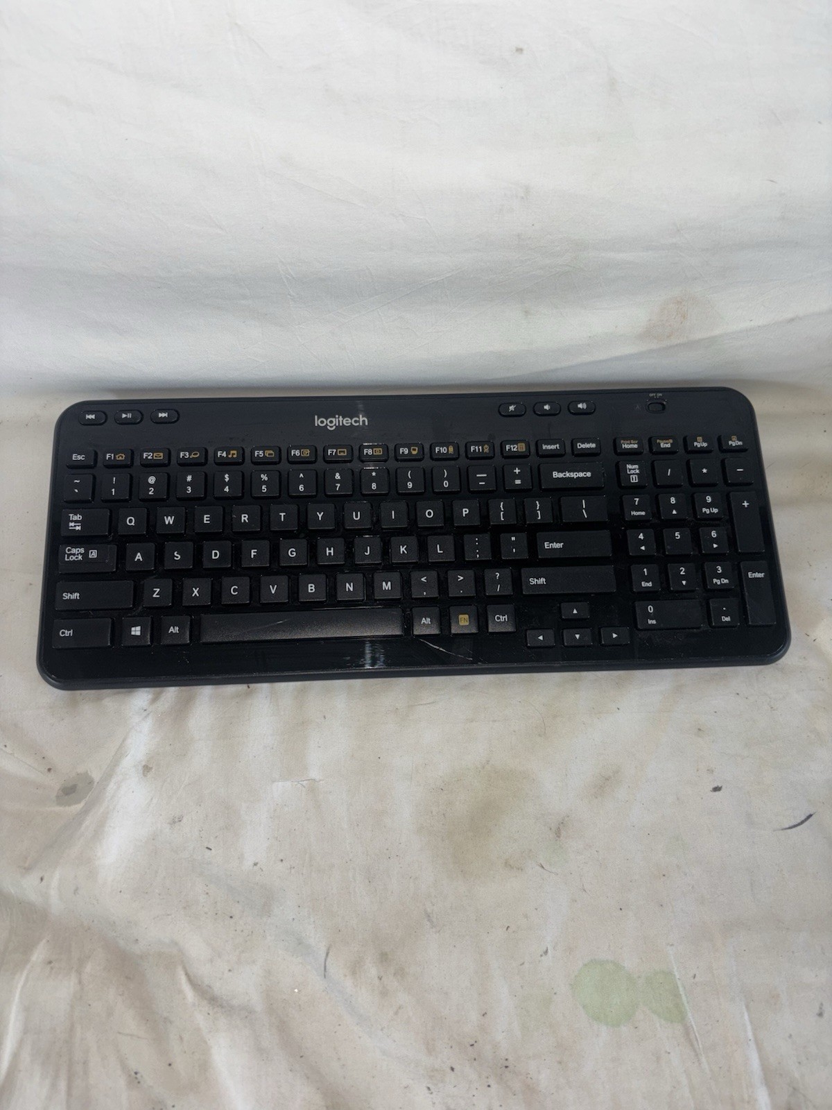 Logitech K360 Compact Wireless USB Desktop Keyboard w/ USB Receiver COMPLETE