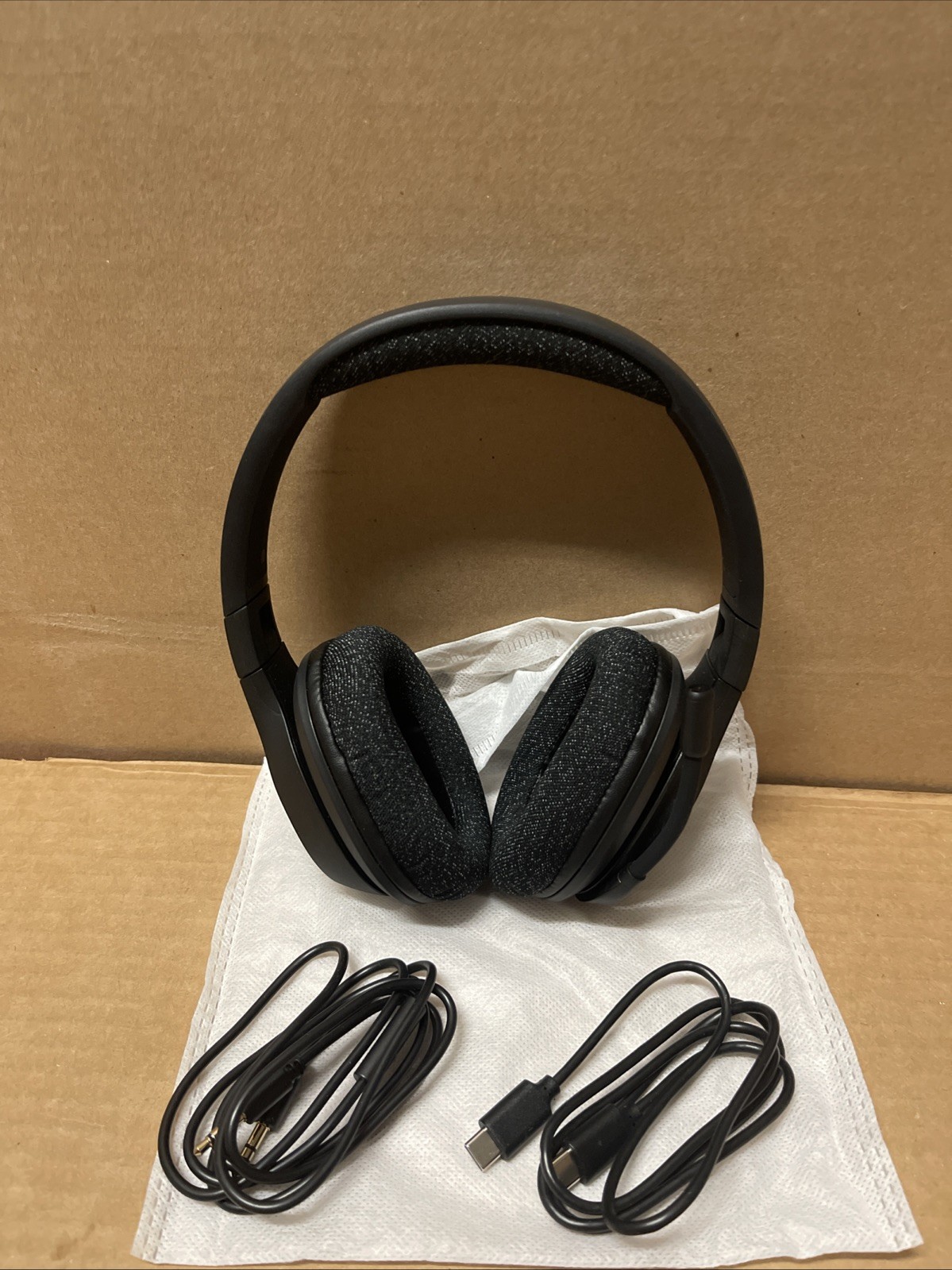 Belkin SoundForm Adapt Wireless USB-C Over-Ear Foldable Headset - Black