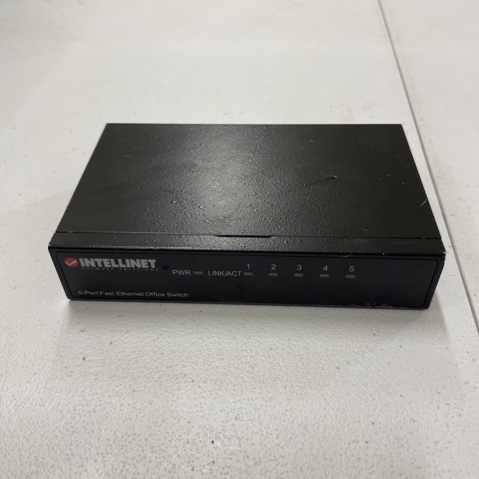 Intellinet 523301 Rev.1 Black Wired LAN 5-Port Fast Ethernet Office Switch