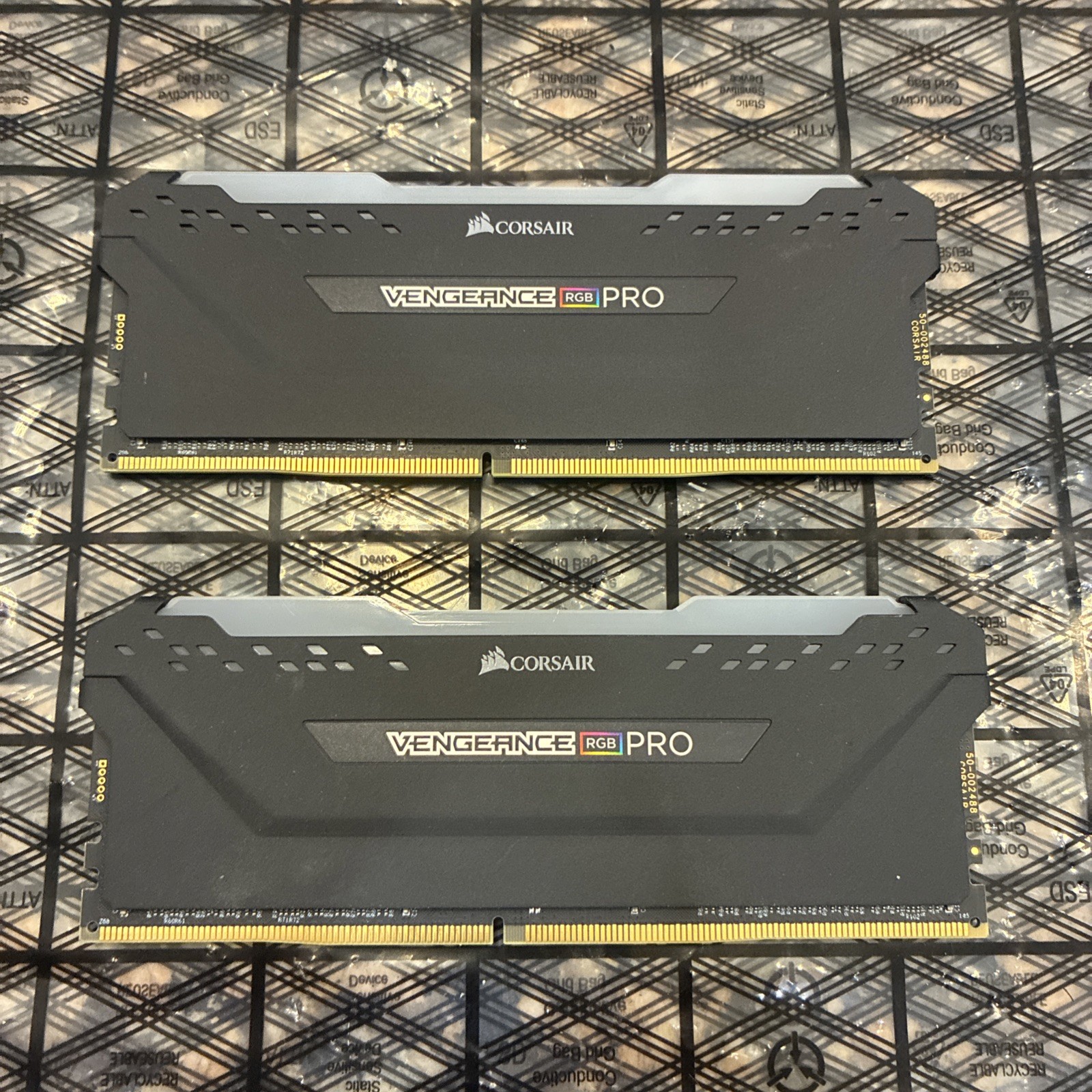 Corsair Vengeance RGB Pro 32GB (2x16GB) DDR4-3600 DIMM CMW32GX4M2Z3600C18