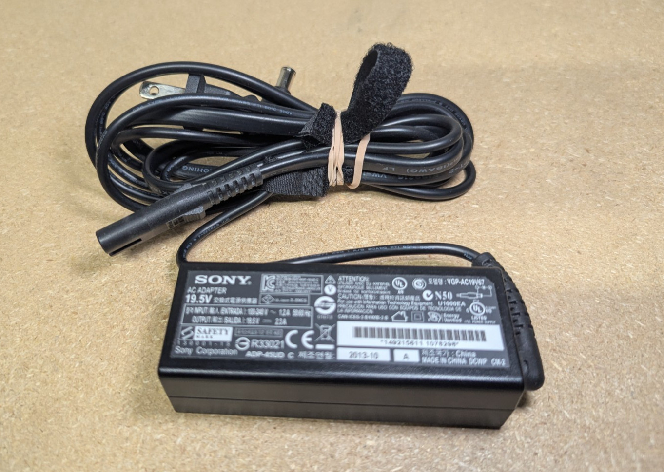 Sony OEM 19.5V 2.3A VGP-AC19V67 AC Adapter Charger for Sony Vaio Laptops