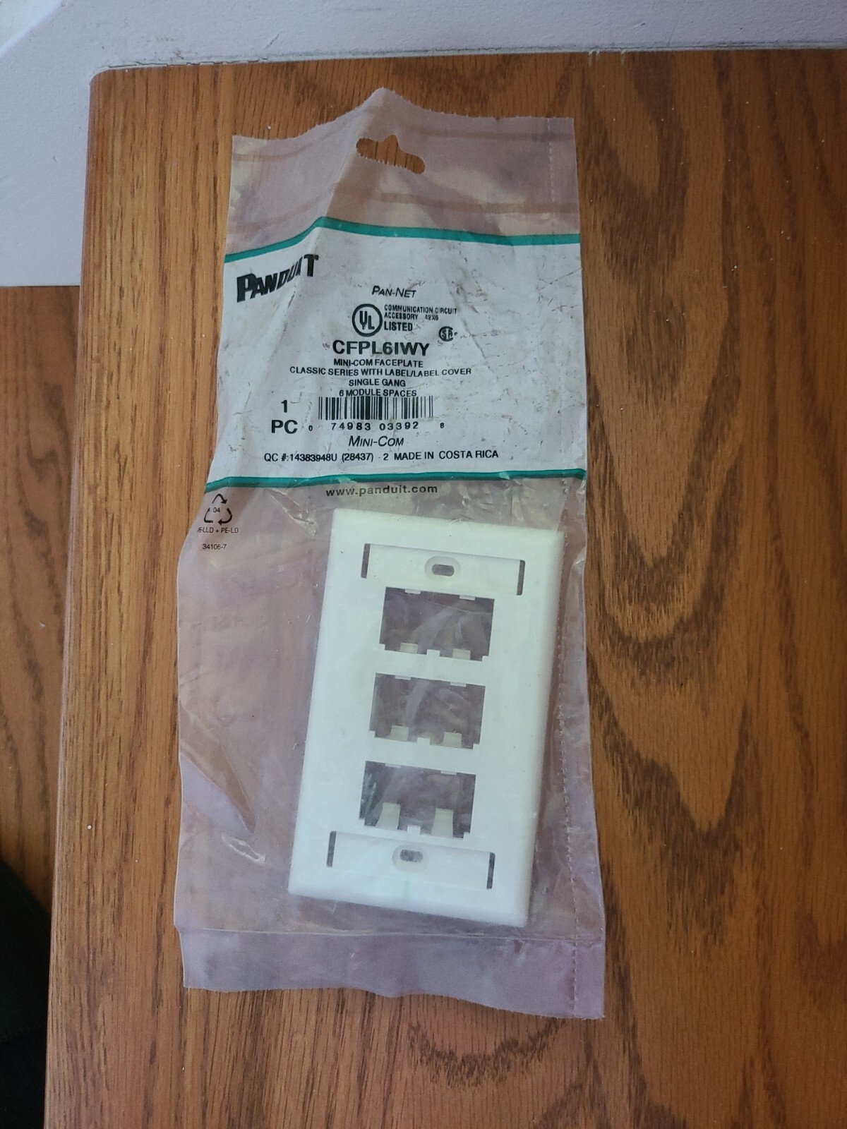 Panduit CFPL6IWY Mini-Com Faceplate Single Gang 6-Module Spaces