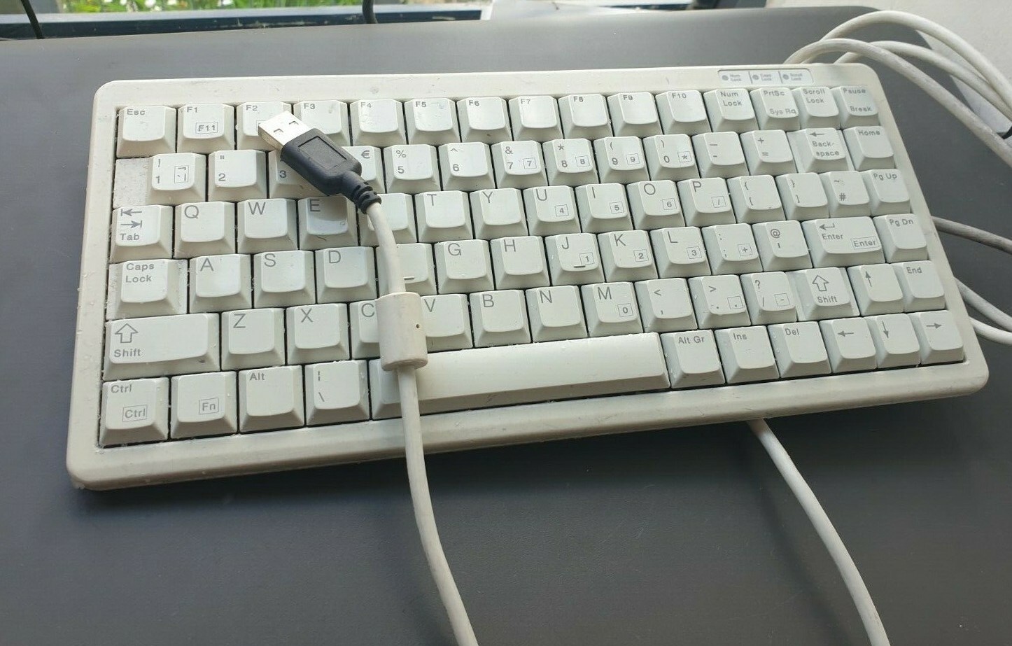 VARIOUS CHERRY ML4100 G84-4100-LCAGB-0 USB KEYBOARDS