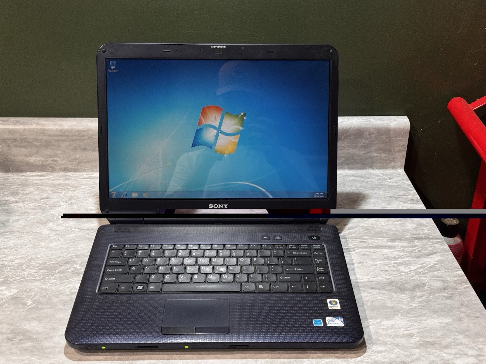 Sony Vaio VGN-N5325J Intel Pentium T4200 2.0GHz 2gb RAM 500gb HDD Windows 7
