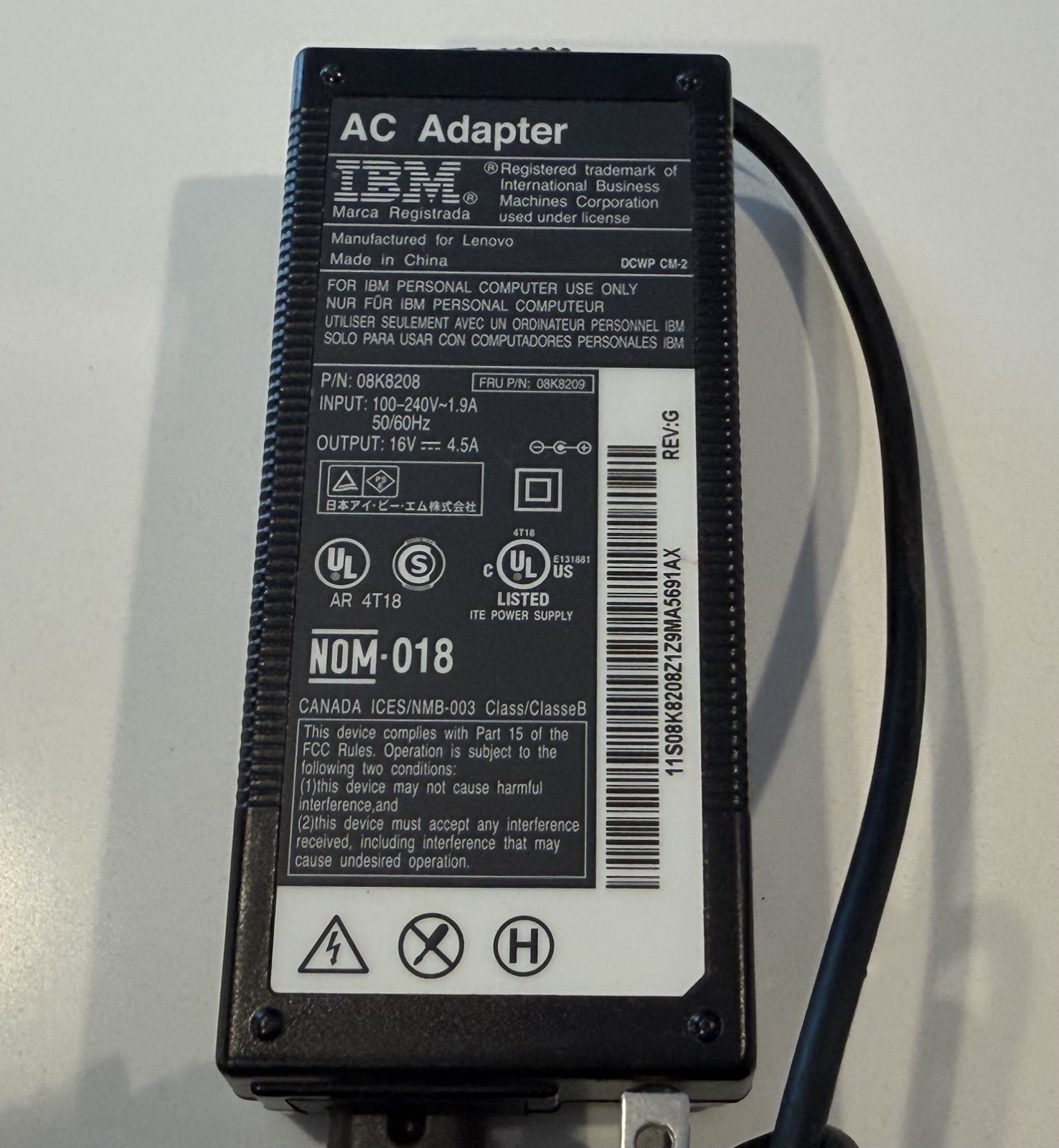 Genuine IBM 08K8208 08K8209 AC Adapter 16V 4.5A 100-240V UNTESTED 