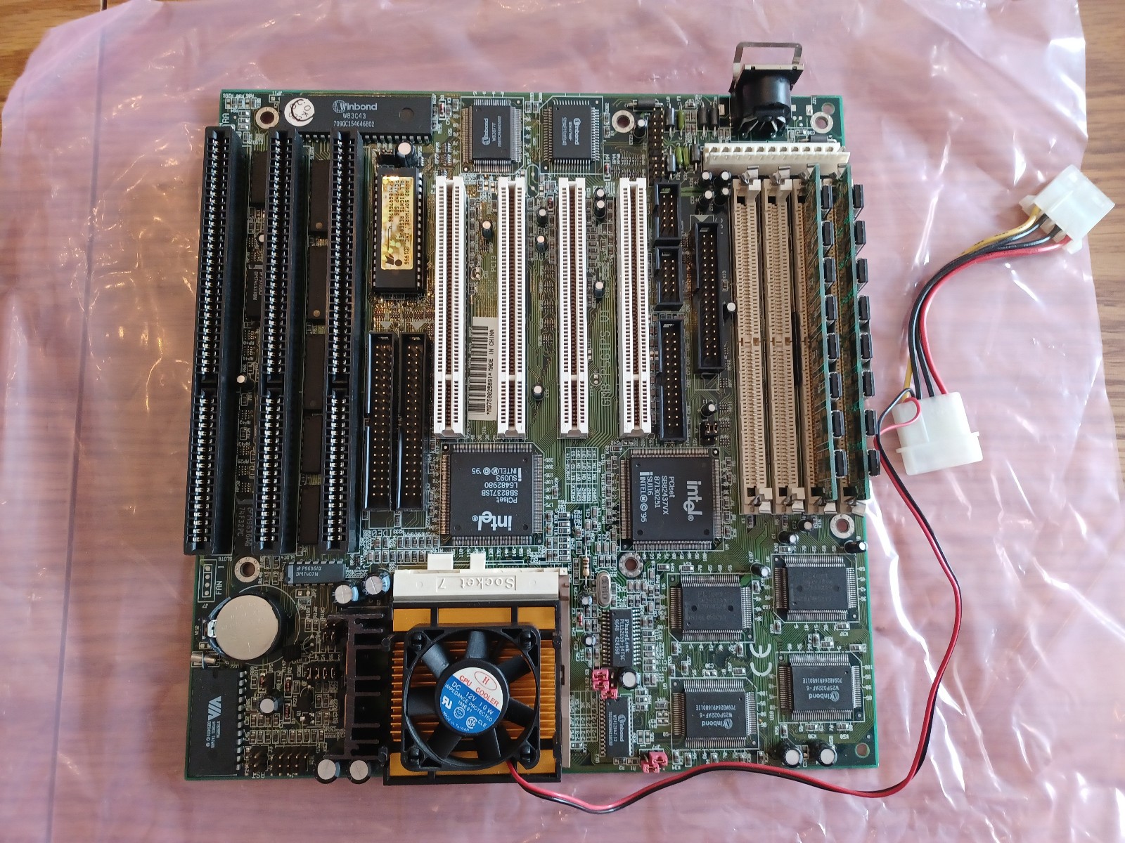 Vintage GMB-P56IPS V1 Socket 7  Pentium  w/RAM Intel SY033 P1 120Mhz Processor