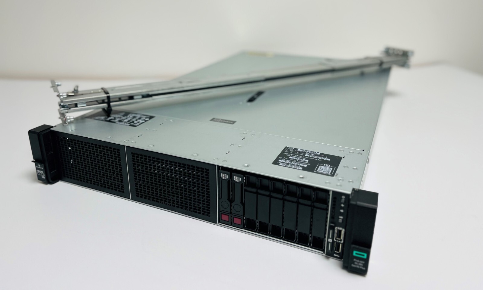 HP DL385 Gen10 Plus 2x 7302 32-Cores 256GB-R E208i-a 2x 480GB SSD 2x 800W Server