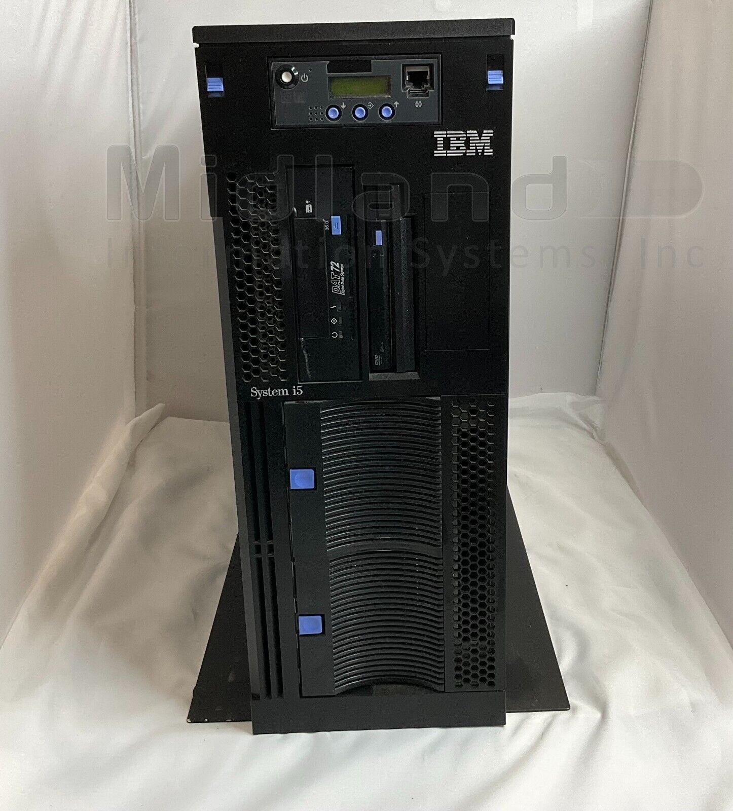 IBM 9406-520 Deskside Server 0901-7414 with OS V6R1 license.