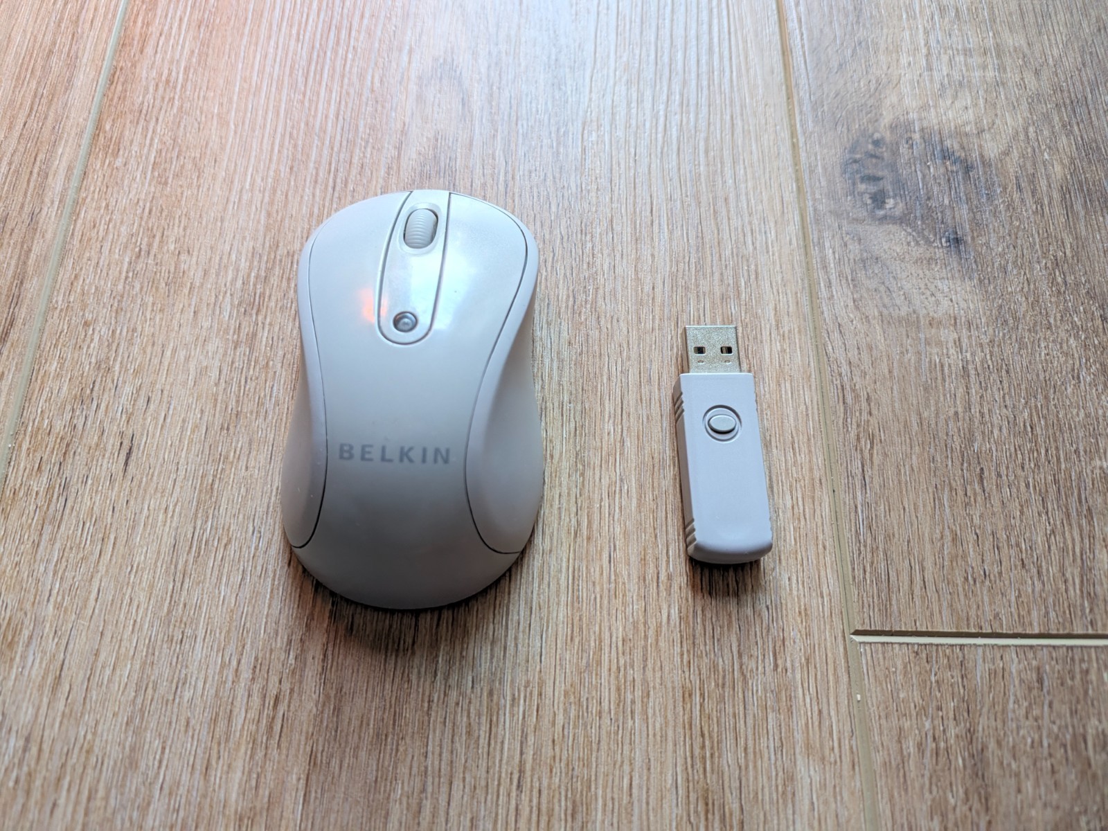 Belkin F5L075 USB Gray Wireless Optical Travel Mouse Portable - READ DESCRIPTION