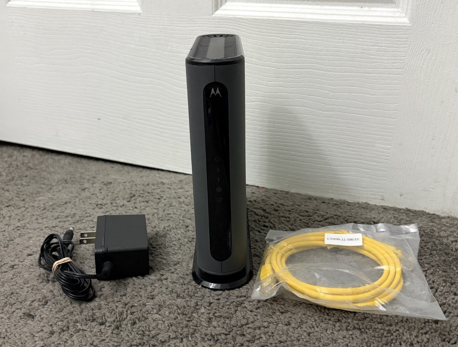 Motorola MB8600 Docsis 3.1 Cable Modem With AC Adapter