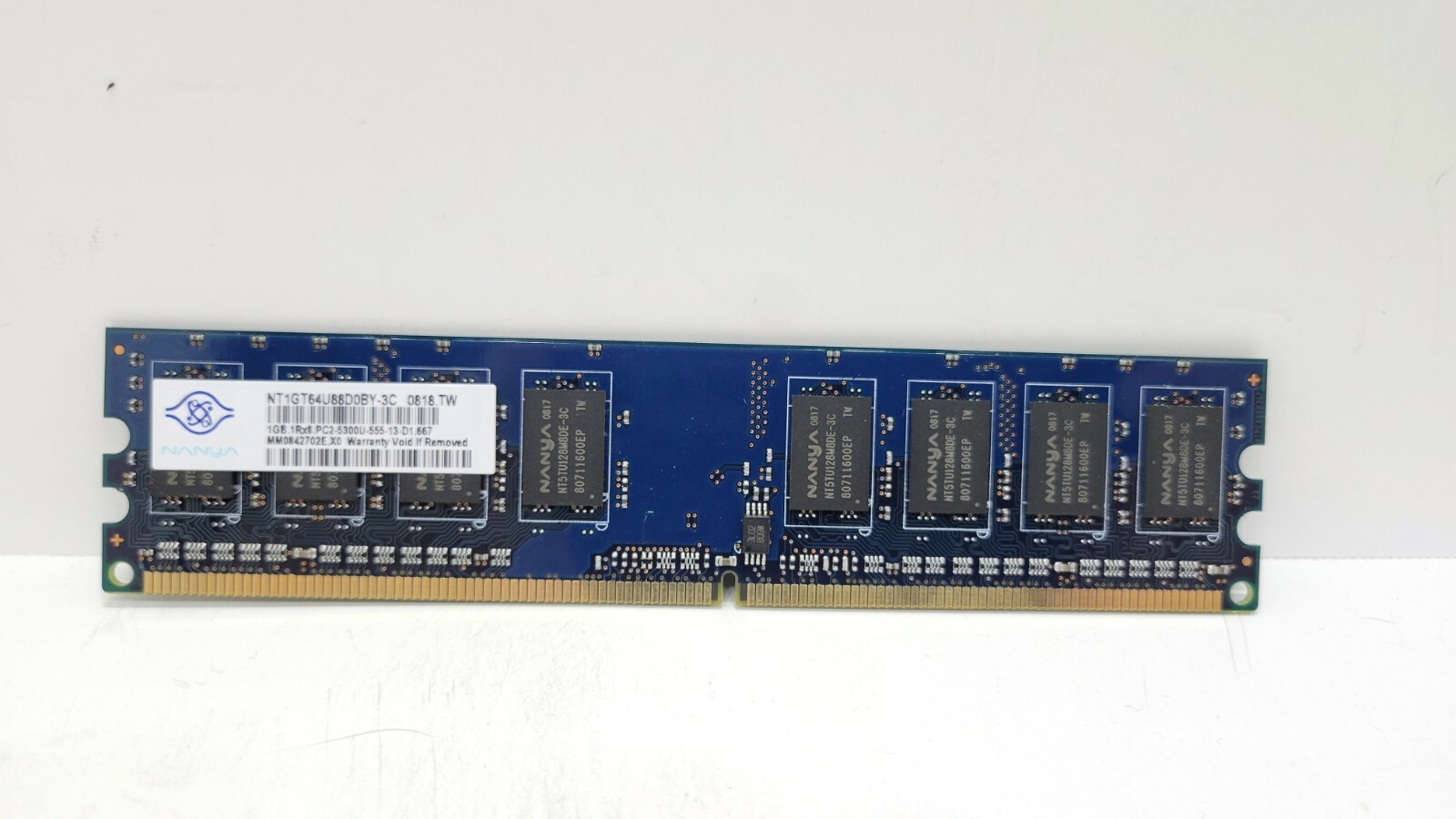 Nanya NT1GT64U88D0BY-3C PC2-5300U-555-13-D1 1GB Memory RAM