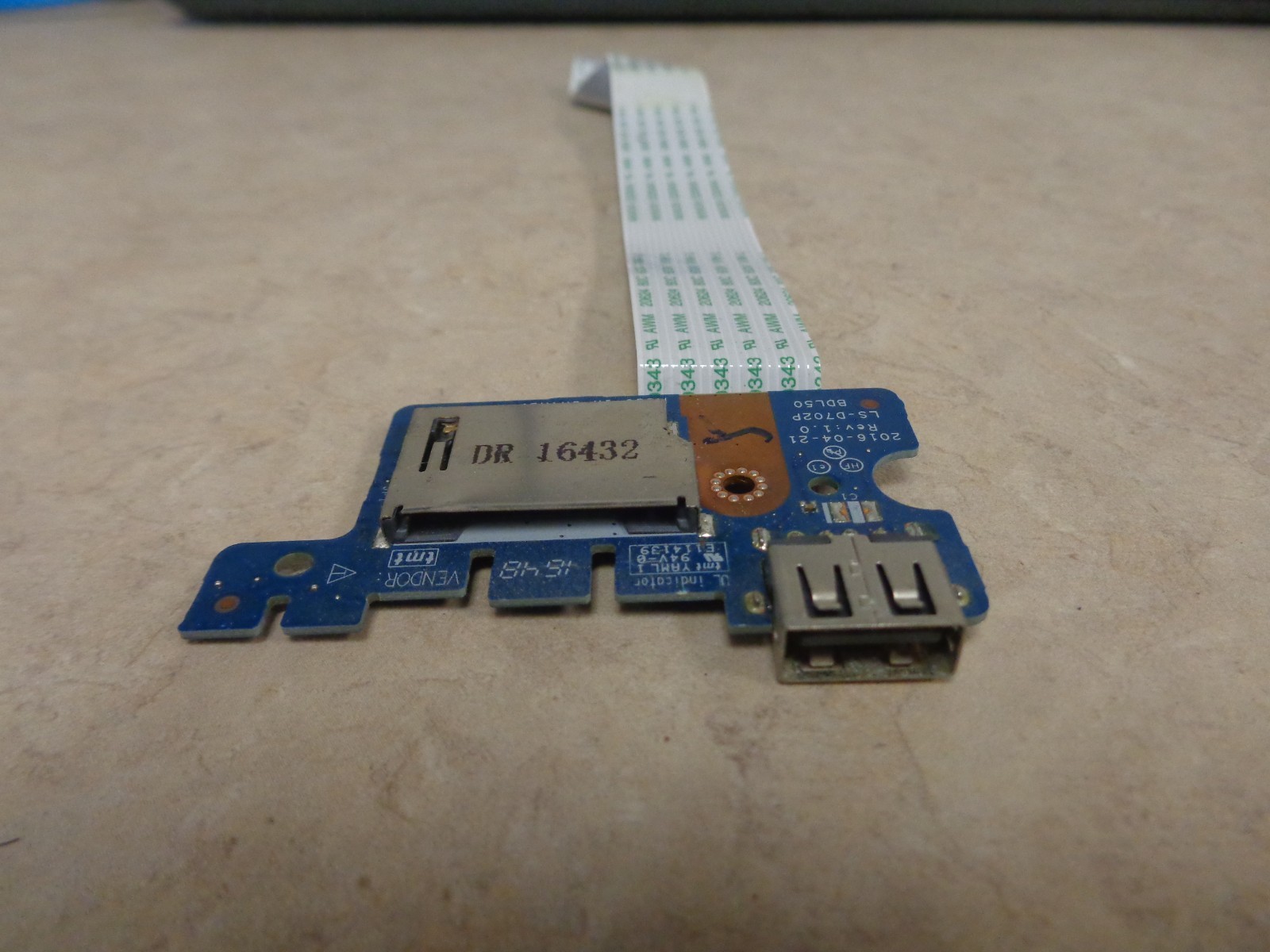 855010-001 LS-D702P OEM HP USB CONNECTOR BOARD W CABLE 15-AY039WM
