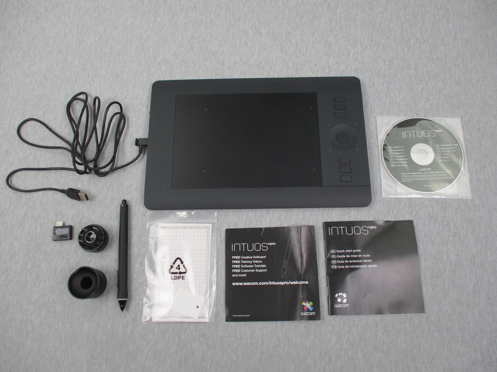 Wacom Intuos Pro Small PTH-451/K Graphics Tablet Pen Nibs Wireless USB Works