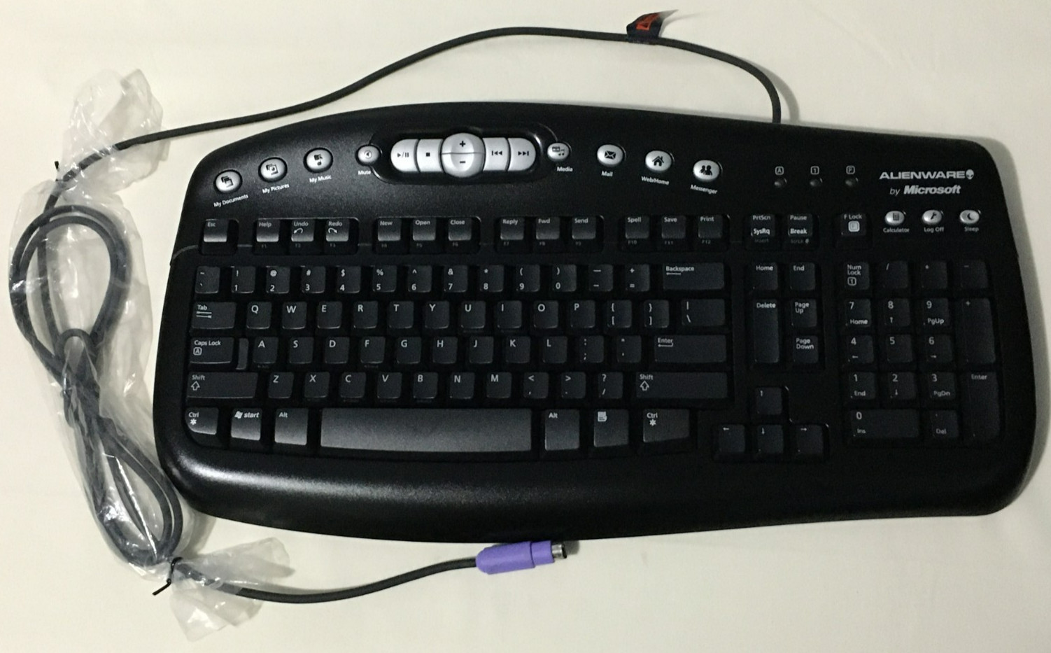 Vintage ALIENWARE by Microsoft Multimedia PS/2 Wired Keyboard 1.0A KB-0168 Black