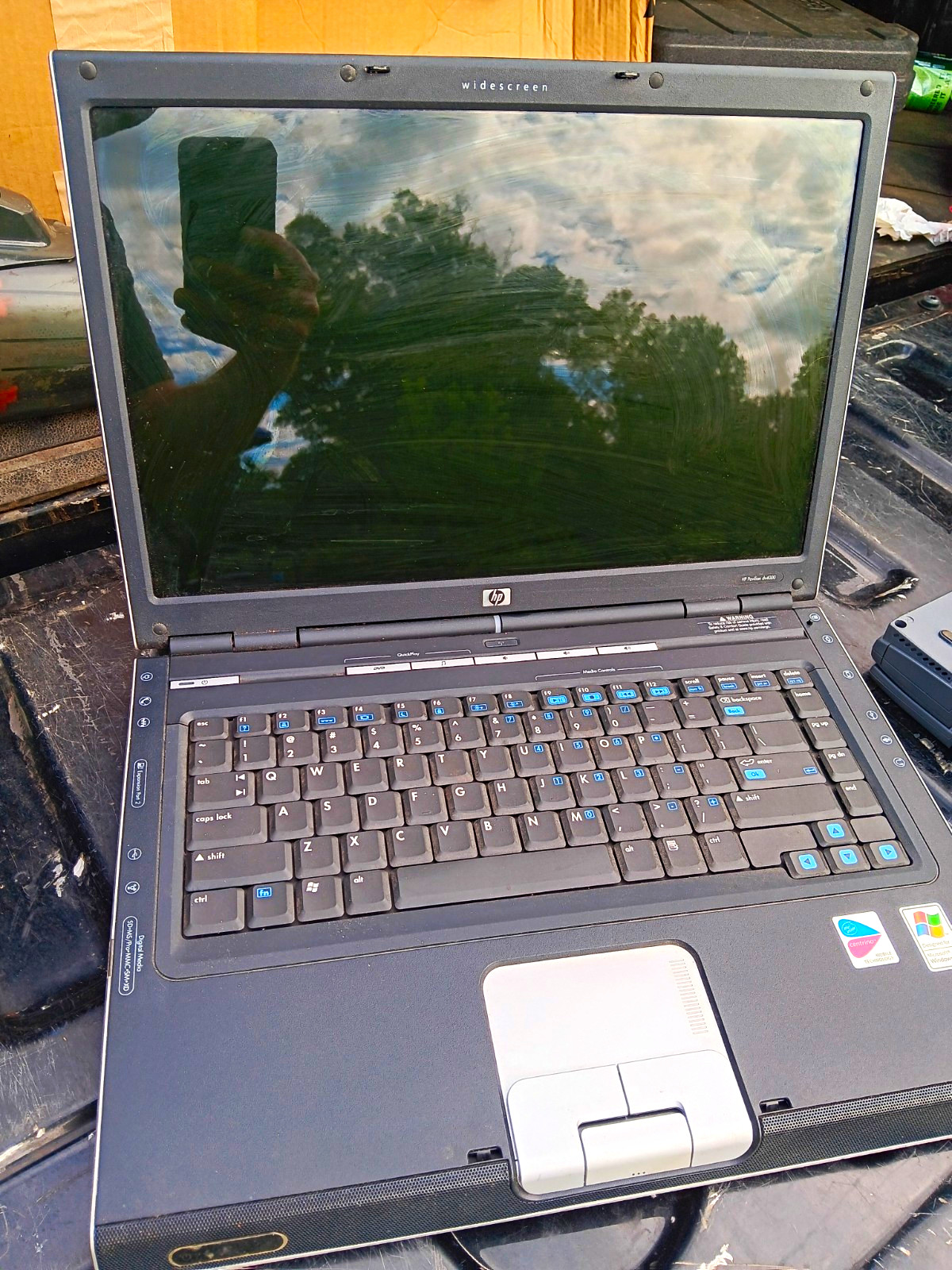 HP Pavilion dv4000 1.73GHz Pentium M 1GB 80GB HDD Win XP Wi-Fi Black