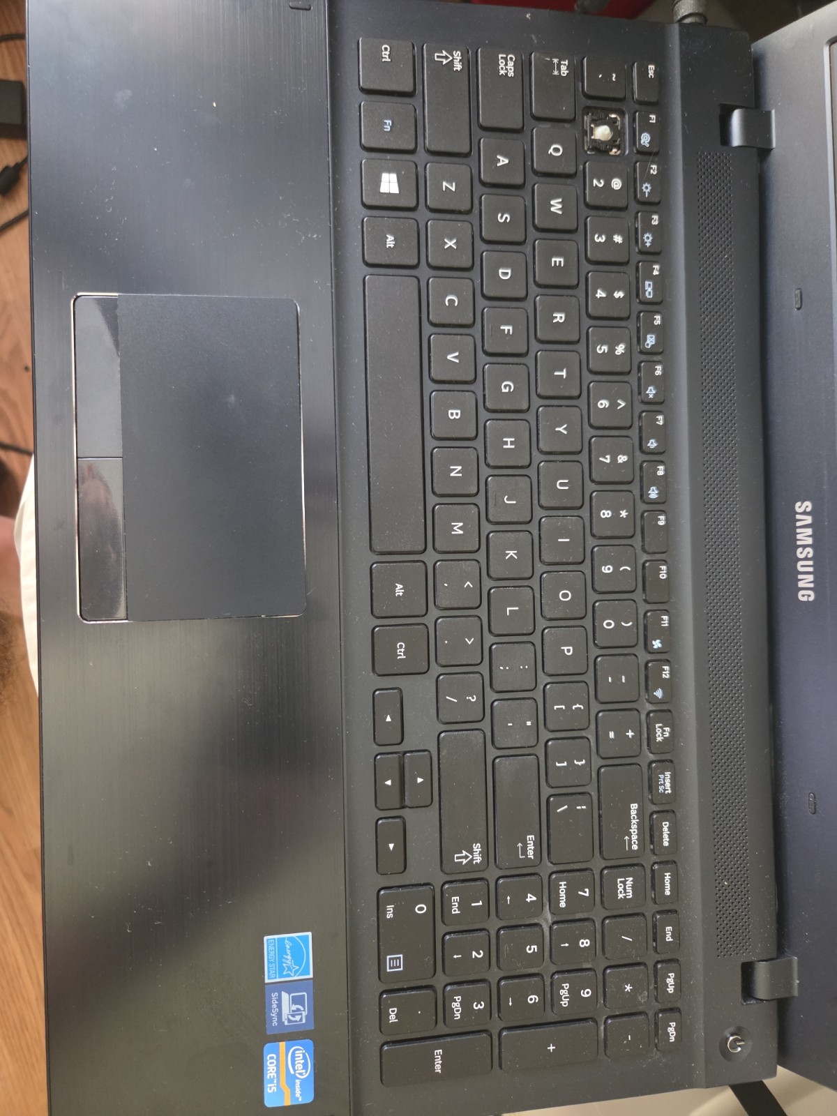 Samsung Laptop 15.6" Intel Core I5 NP470R5E-K01UB 8gb Ram. 750gb Hdd.