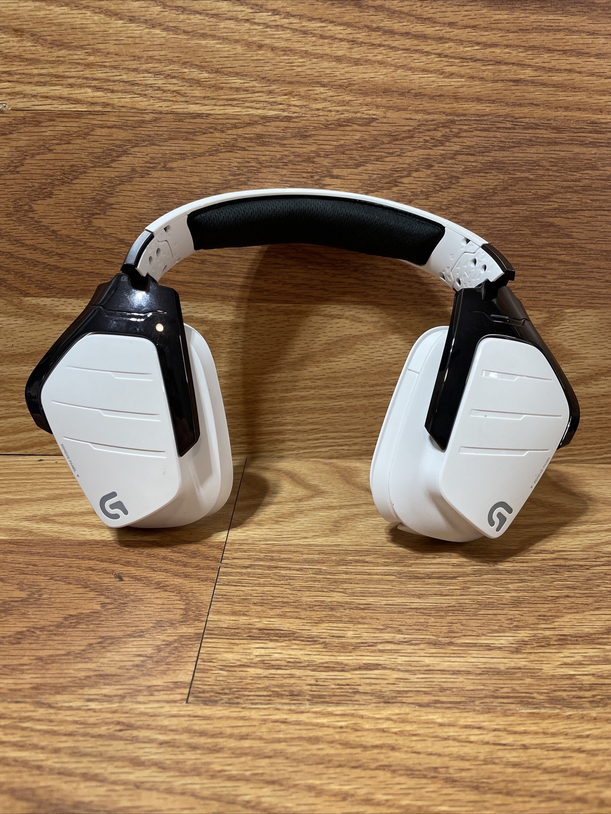 Logitech G933 Wired RGB Gaming Over the Ear Headset - Matte White EUC
