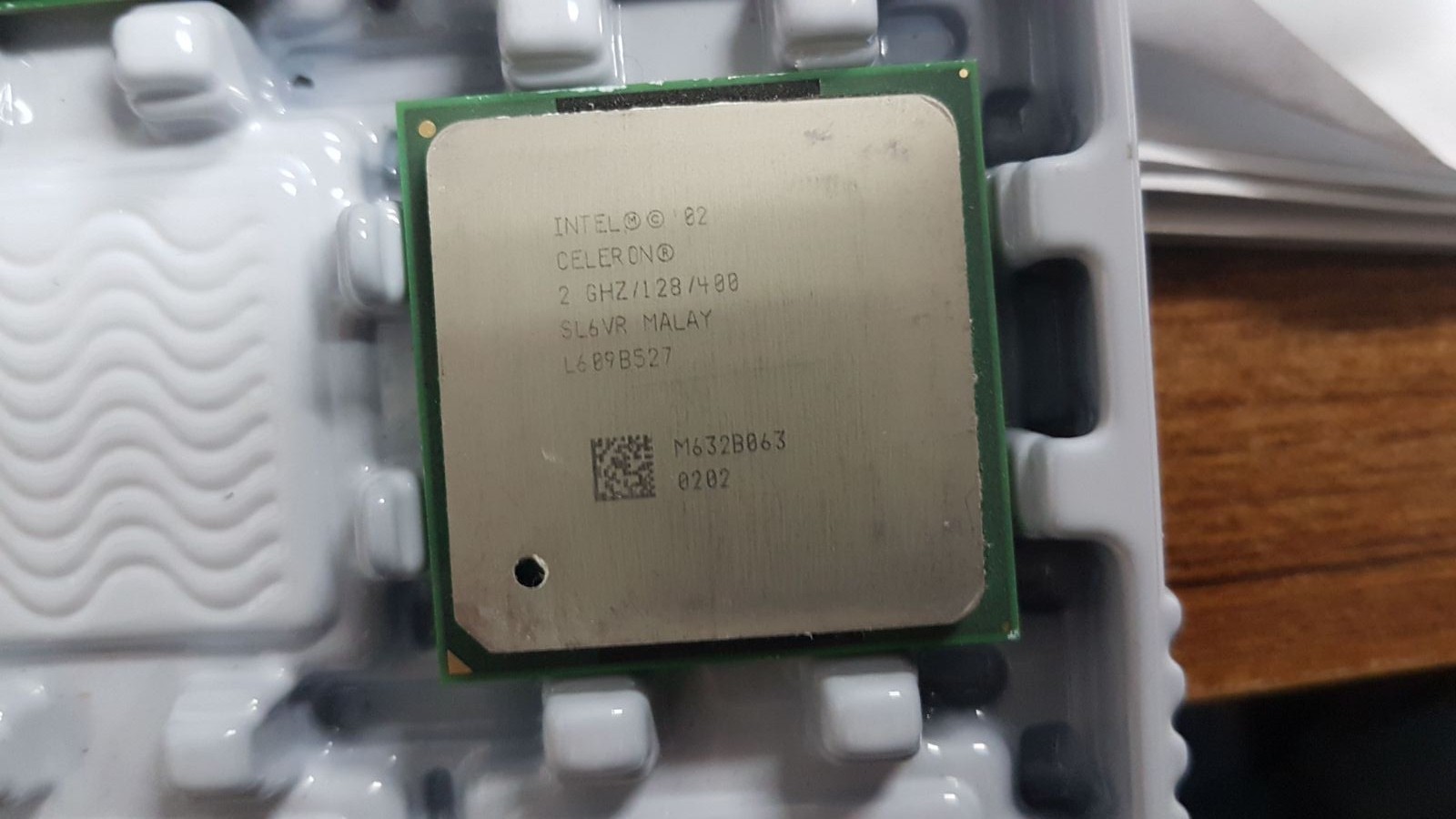 LOT OF 3 PCS. INTEL RK80532RC041128 Celeron Processor 2.00 GHz, 128K Cache, 400 
