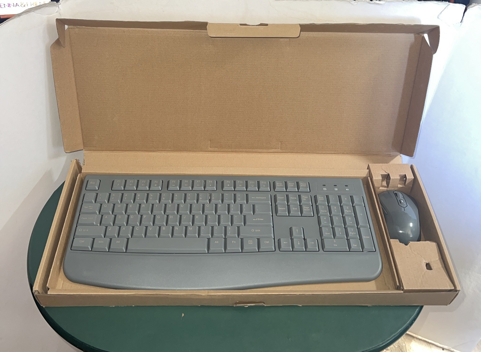 Amazon Basics NIOP Wireless Keyboard W/ Mouse, Full Size, US Layout