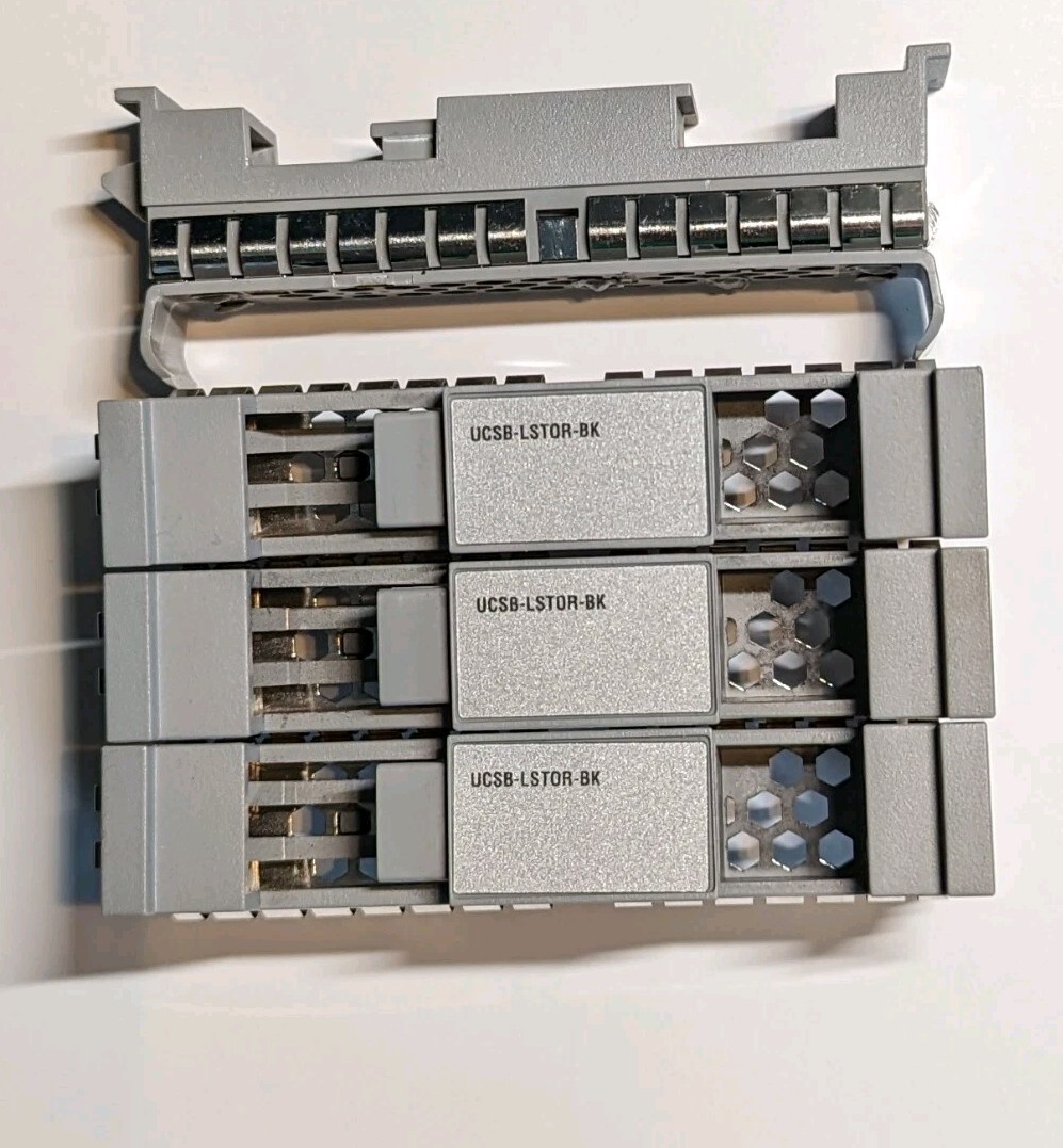 LOT OF 4 Cisco UCSB-LSTOR-BK FlexStorage 2.5" Drive Bay Blanking Panel for UCS