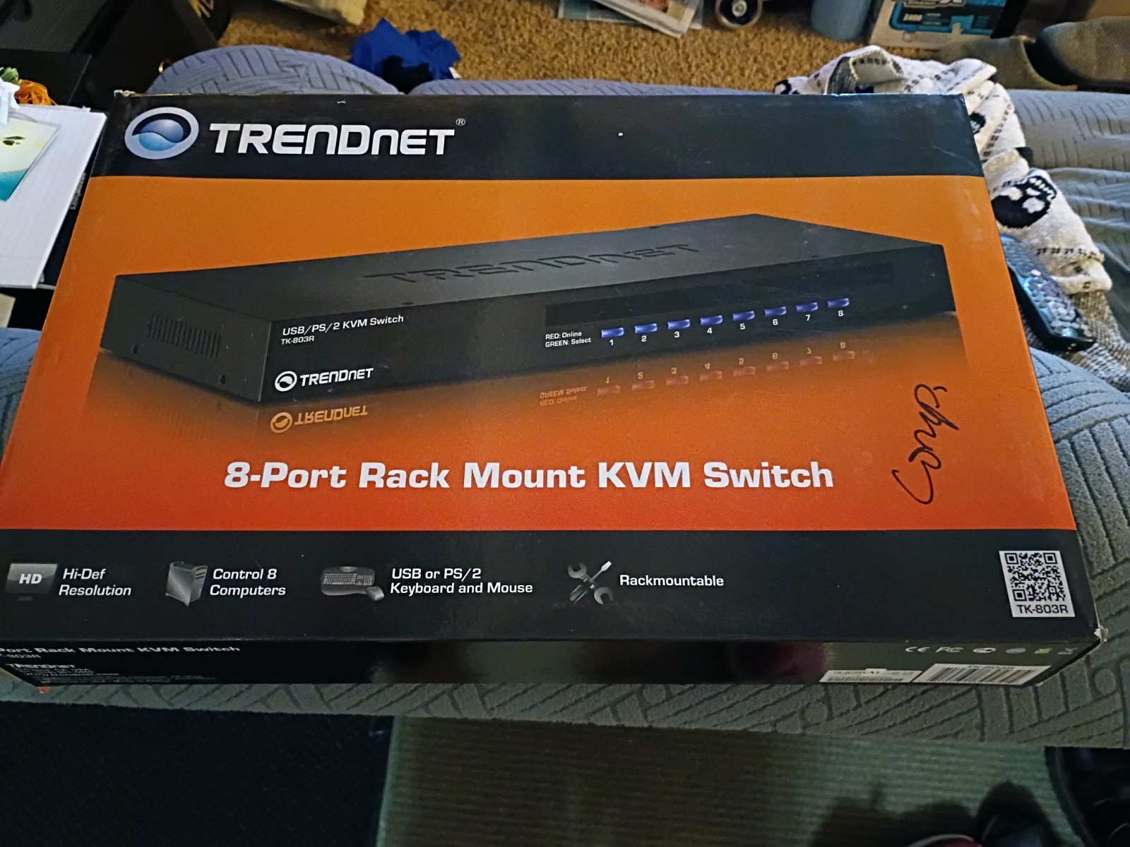 TRENDnet  TK (TK803R) 8-Ports Rack-Mountable KVM switch PS/2