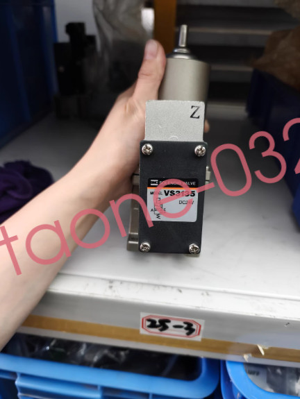 1PCS NEW SMC VS3135 Solenoid valve Fast delivery Via Fedex/DHL