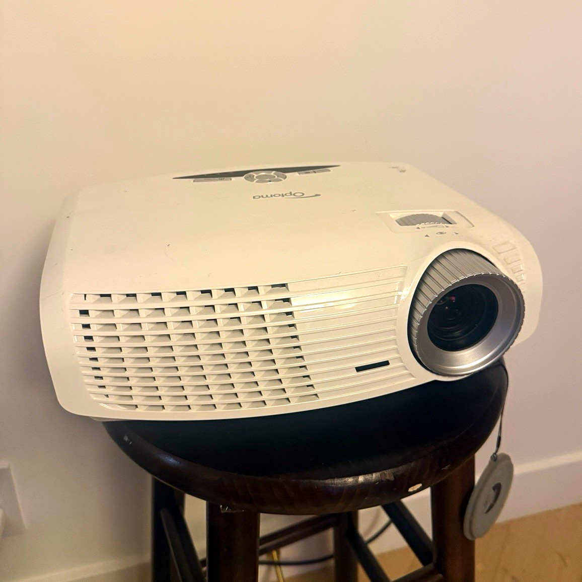 Optoma HD23 1080p DLP Projector 1800 Lumens 4000:1 HDMI VGA White