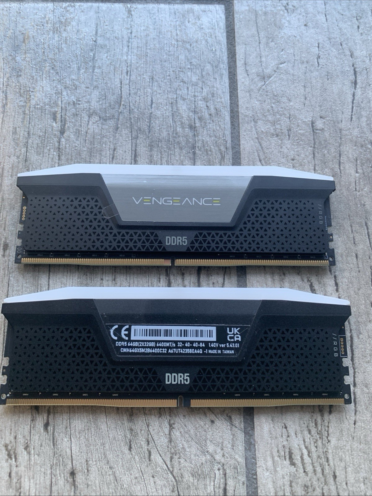 Corsair Vengeance DDR5 RAM 64GB (2x32GB) RGB