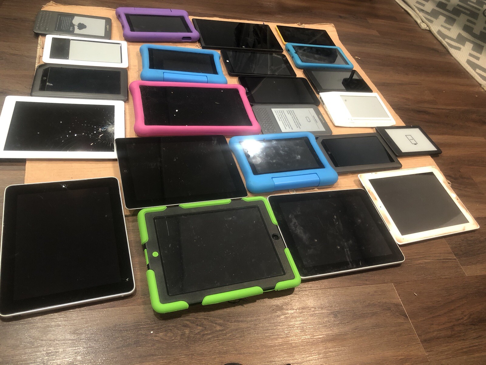 Mixed Lot of 23 Tablets IPAD, Asus, Kindle, Lenovo and More (For Parts Only)