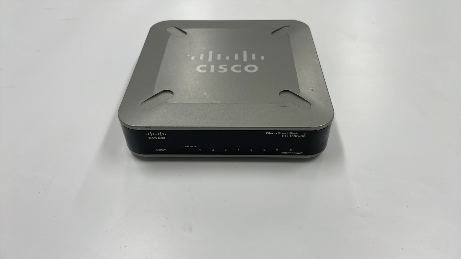 Cisco SG100D-08 8-Port Gigabit Unmanaged Ethernet Switch 10/100/1000 w/ Adapter