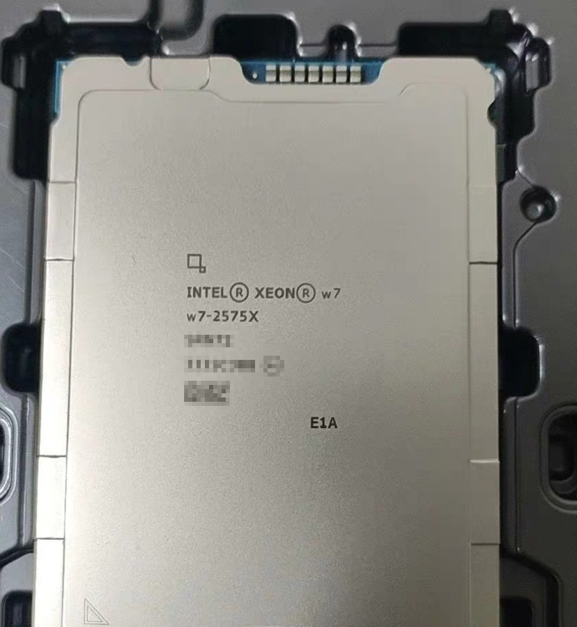 Intel Xeon W7-2575X QS Sapphire Rapids 3.0 GHz LGA 4677 250W 22 cores 44 threads