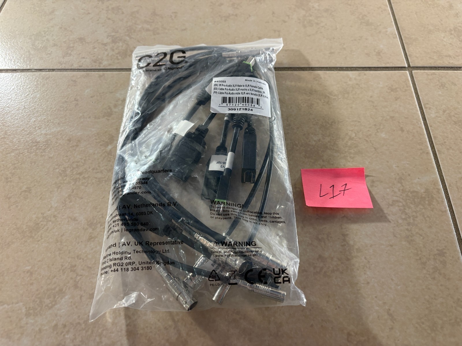 Lot of AV Adapter & Cable Bundle Mini DisplayPort DisplayPort XLR Legrand Cables
