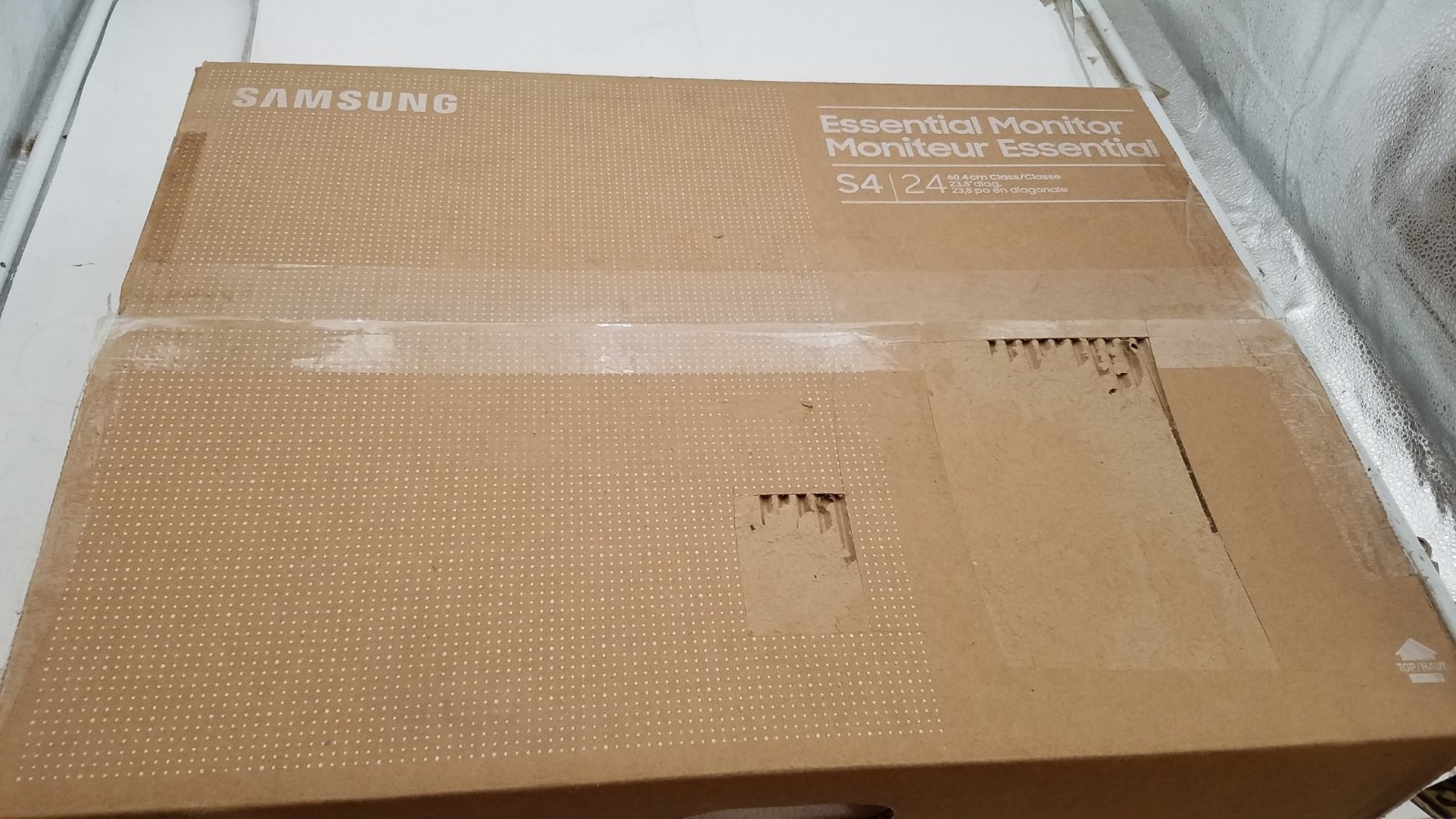 Samsung S24D402GAN 24 Inch Full HD 100 HZ Monitor - open box