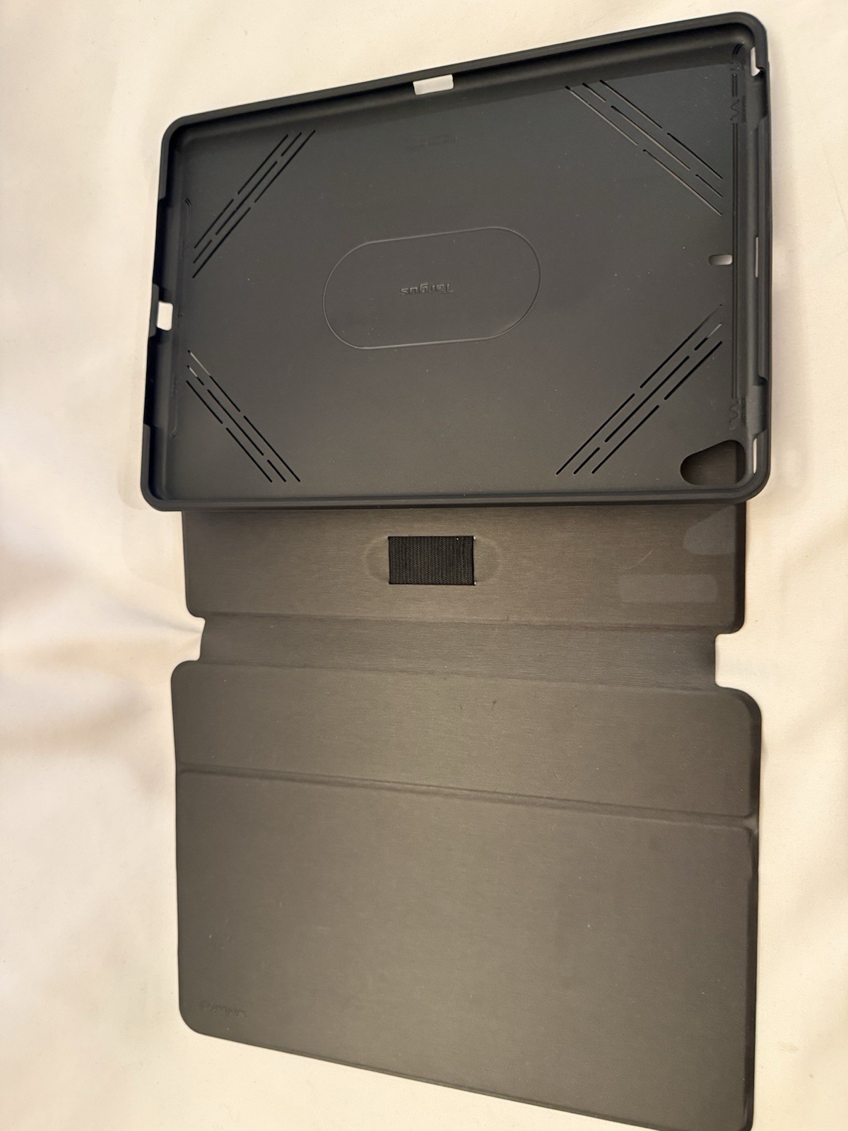 EUC Black Targus Click-In Case for 10.2”- 10.5” iPad models Shock Absorb Cover