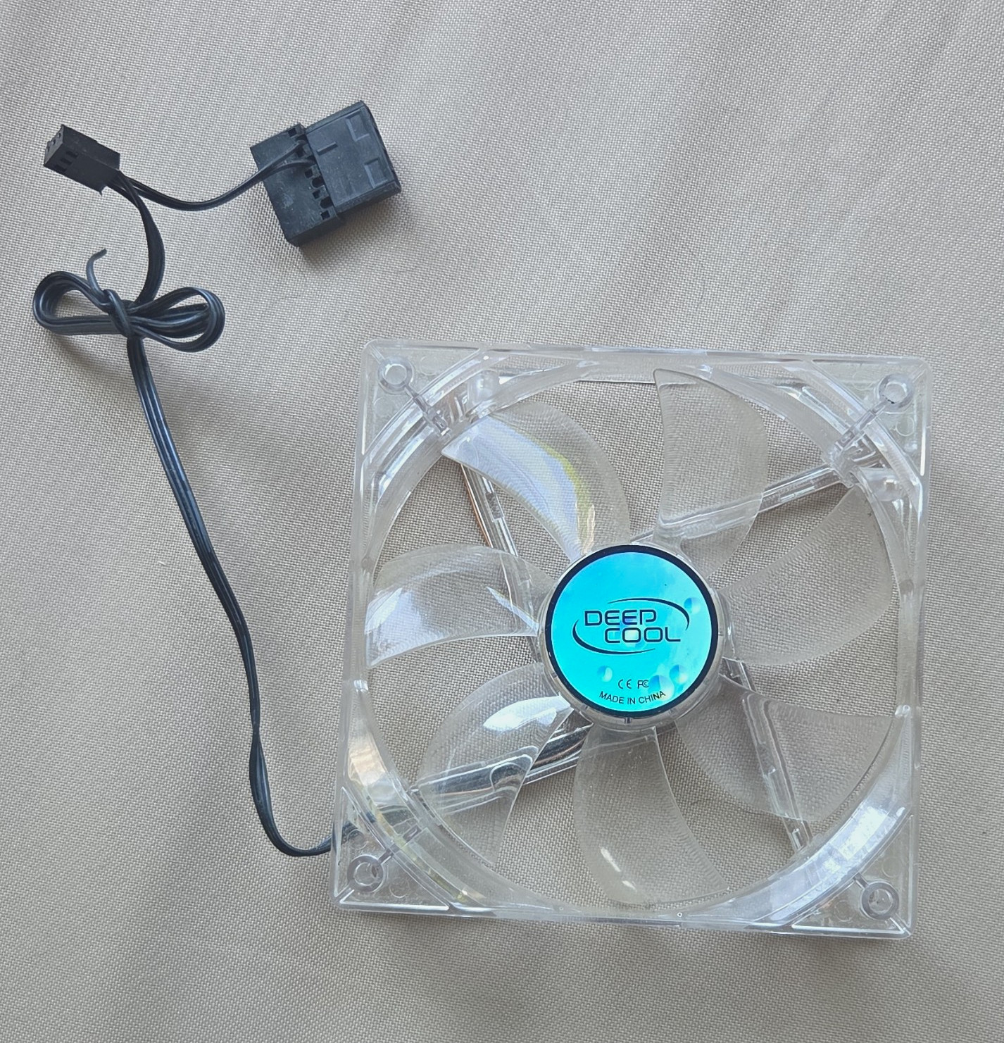 Deepcool CF120 120mm 12V Blue LED Clear Case Fan, 3-Pin, 1300RPM 56.4CFM