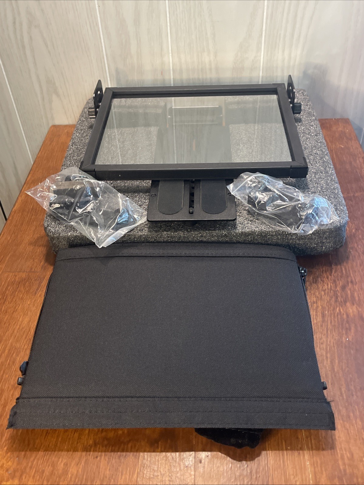 Glide Gear TMP100 Tablet iPad DSLR Video Camera Teleprompter Kit 70/30 Glass 