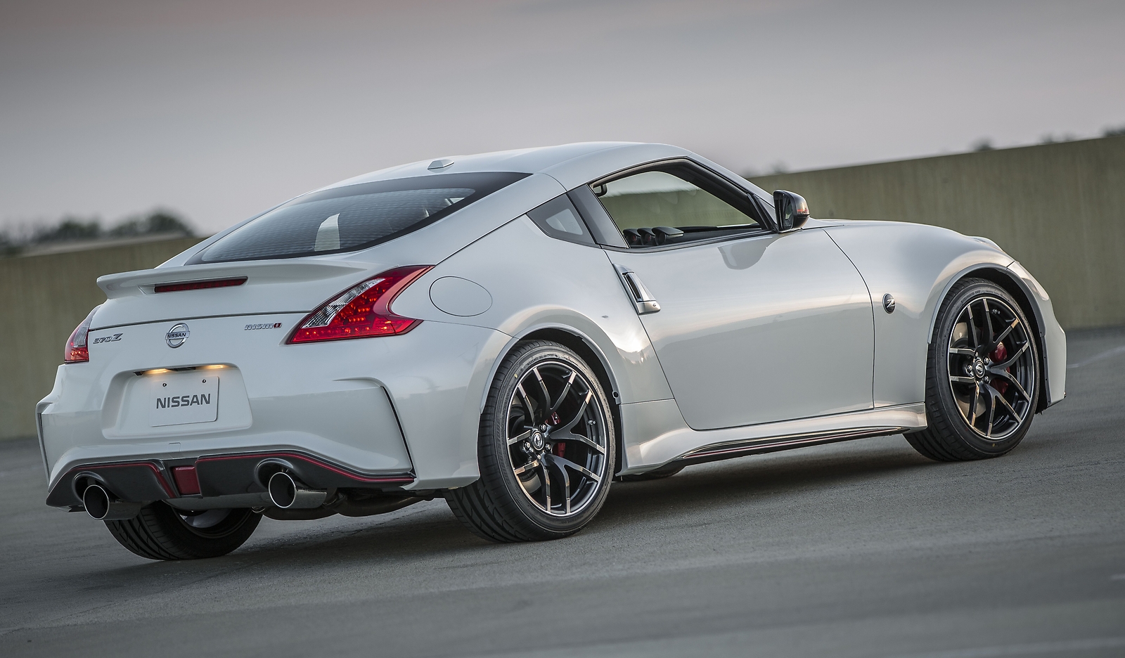 Cars 2015 nissan 370z Desk Mat Stitched